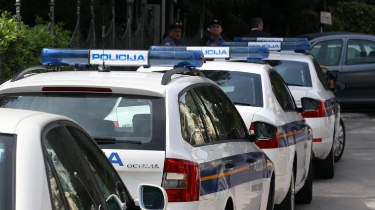 Prijetio policiji na dru&scaron;tvenoj mreži: Mladić iz Istre zavr&scaron;io u pritvoru