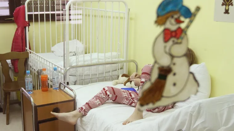 Katastrofalno stanje na pedijatriji: 'Kraj svojeg djeteta spavam na stolicama. Ovo je užas!'