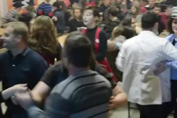 Ples pod maskama u Miholcu