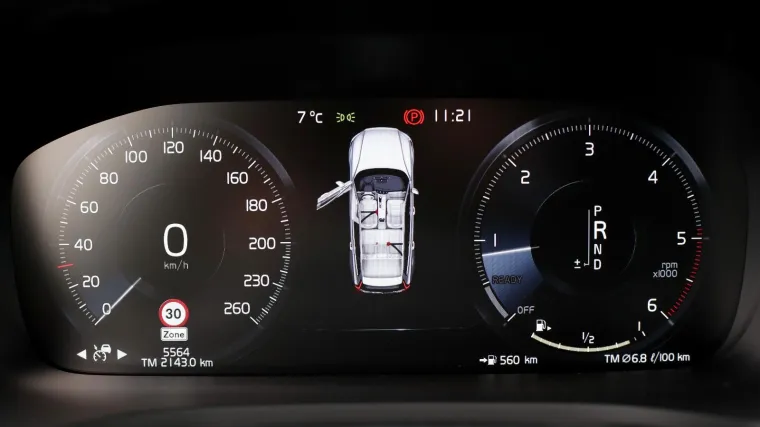 Snimka divljačke vožnje od 234 km/h &scaron;iri se Internetom: Preletio kroz nekoliko crvenih semafora!