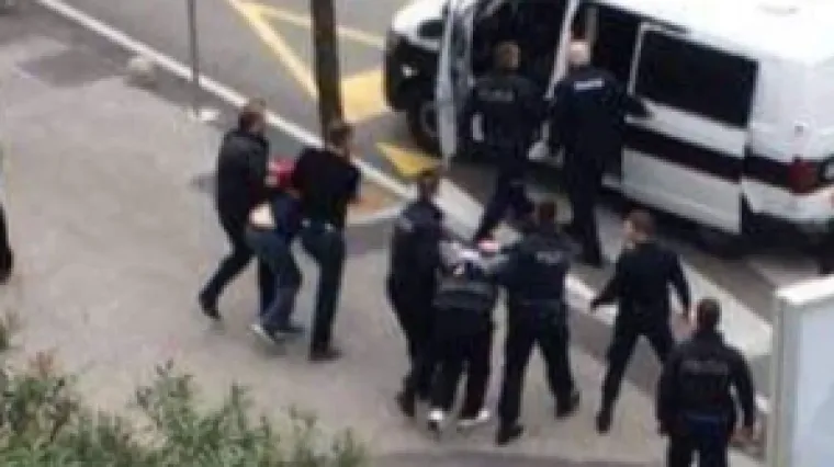 Pola sata držali taoce, na kraju nisu imali izbora nego se predati