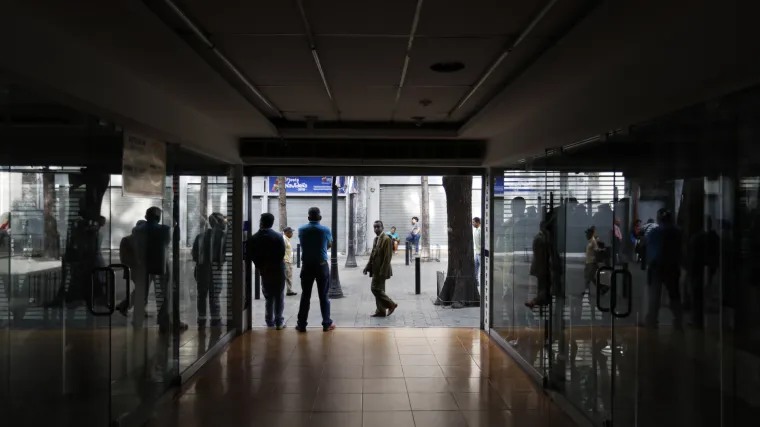 Mrak 'progutao' Venezuelu: Totalni kaos zbog nesta&scaron;ice struje - otkazani letovi, banke zatvorene, ulice puste