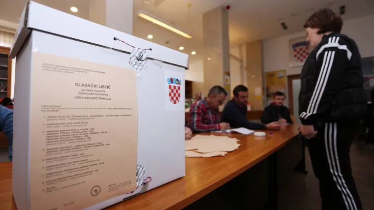 Birali&scaron;ta se zatvaraju u 19 sati: U Lici puno manja izlaznost nego na redovnim izborima 2017. godine!