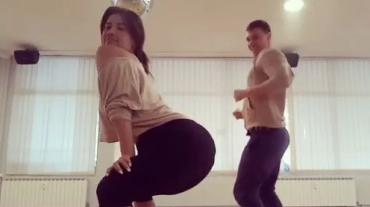 Trener joj se pridružio, ali je brzo shvatio da nema šanse