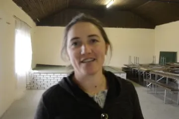 Marina Šatrak iz Zamladinca nije krila sreću jer je do njene kuće stigao asfalt