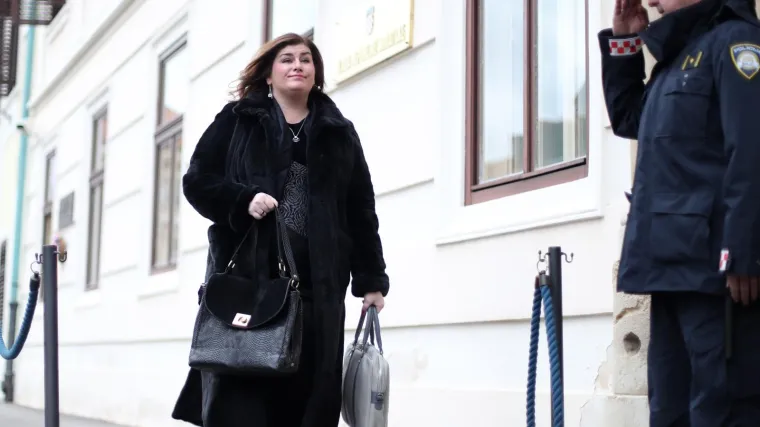 Ministrica Žalac potvrdila da je djevojčici poklonila krunicu: 'Ne očekujem ni&scaron;ta...'