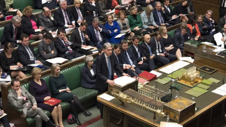 Zastupnici odbili Brexit bez sporazuma, sutra glasovanje o odgodi