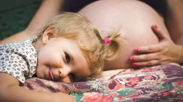 Je li bolje biti mlađa ili starija mama?