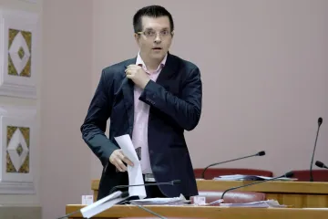 'Ako treba ponovno otvoriti i Goli otok, otvorite, ali isključivo za političare'