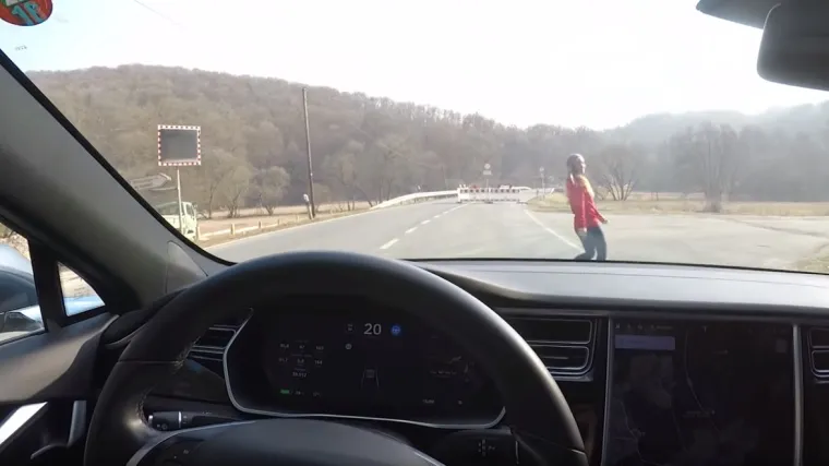 Pokušao je pregaziti vlastitu suprugu, evo kako je to prošlo