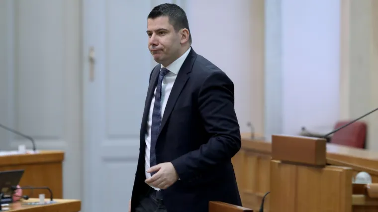 Grmoja brani Petrova koji je u imovinsku karticu upisao stari iznos plaće: 'Gre&scaron;ke se događaju, ispravit će to'