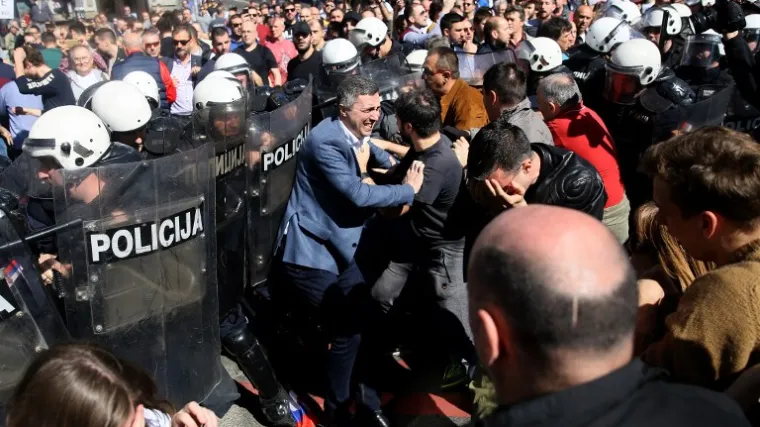 Vučić spreman na ustupke, ali ne i ostvavku. Za vikend novi prosvjedi