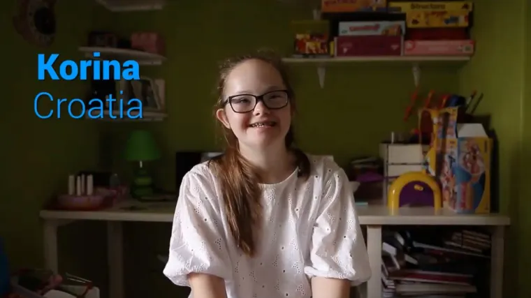 Pogledajte kako se Korina sna&scaron;la u UNICEF-ovoj globalnoj kampanji: 'Volim ići u &scaron;kolu, svi smo prijatelji'