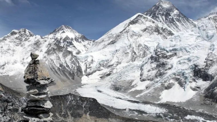 Tope se ledenjaci na Mount Everestu: Sve se če&scaron;će pojavljuju tijela poginulih planinara