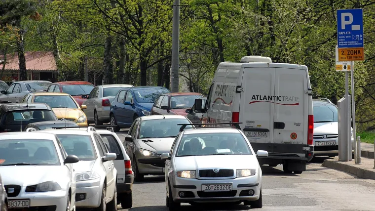 Smanjit će se i nervoza u čekaonicama: 'Uvedite za pacijente dnevnu parking kartu od 6 kuna!'