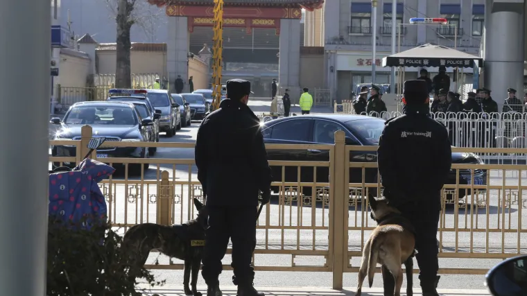 Mu&scaron;karac se zaletio automobilom na pje&scaron;ake, &scaron;est ih je ubio