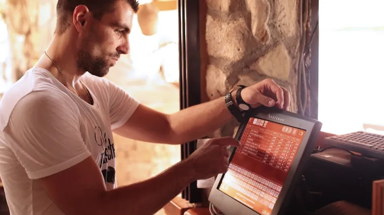 Kreće ljetna sezona, a jo&scaron; nemate blagajnu za fiskalizaciju? Imamo par savjeta.