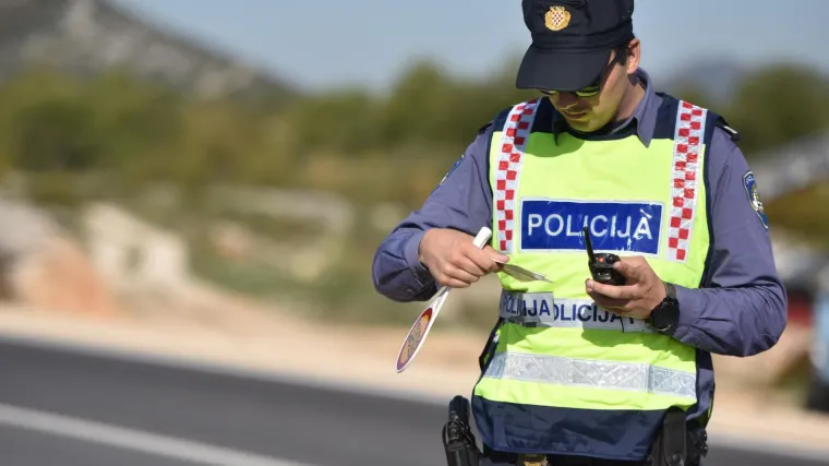 Vozio pijan, pa pola sata nakon &scaron;to je pu&scaron;ten iz policije uhvaćen u novom prekr&scaron;aju