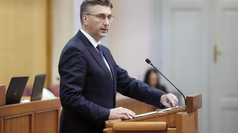 Plenković oko ponoći svratio u Sabor i držao 'bukvicu' mostovcima: 'Va&scaron;i amandmani su krivi i lo&scaron;i'