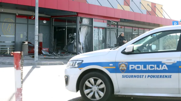 Nepoznati počinitelj napao bankomat Erste Banke