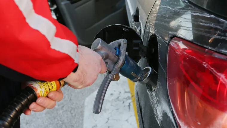 Cijene goriva i dalje '&scaron;araju': Vozače dočekale i dobre i lo&scaron;e vijesti