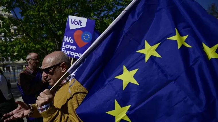 'Jo&scaron; vi&scaron;e od toga &scaron;okira otvoreno ljubakanje nekih država s Putinovim imperijem'