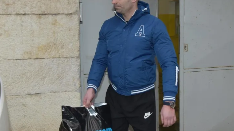 Daruvarac opet iza re&scaron;etaka: U kafiću napao mladića zbog objava na dru&scaron;tvenim mrežama