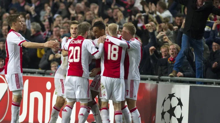 Ajax s igračem manje sru&scaron;io PSV i u potpunosti se vratio u utrku za naslov!