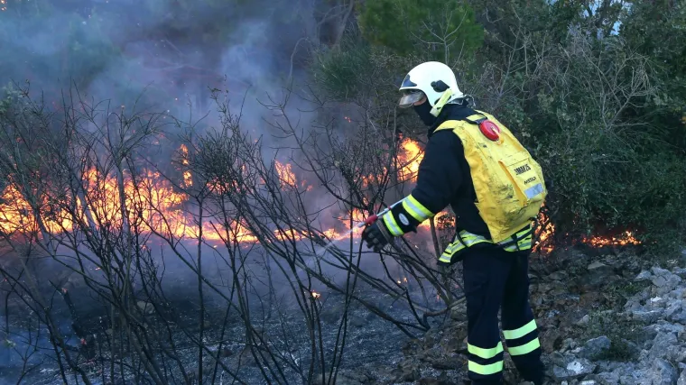 Vatrena linija dugačka je preko 500 metara