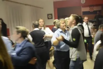 Zaplesali mali i veliki