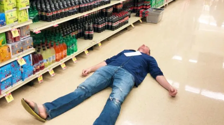 Dosta joj je bilo muža koji ne pomaže po kući pa mu složila popis za &scaron;oping i svjetski ga osramotila