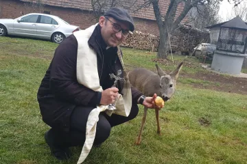 Župnik koji naplaćuje ime uz križ o mladiću koji ga je razotkrio: 'Ateist, majka mu Židovka'