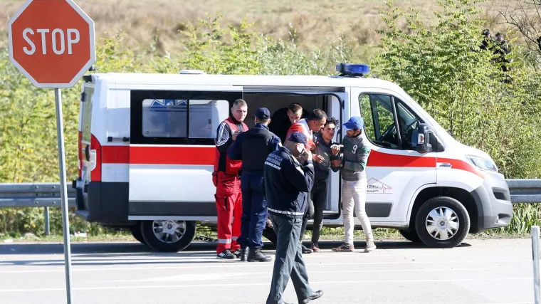 Muškarac metalnom cijevi pretukao 19-godišnjeg migranta iz Pakistana, teško ozlijeđen završio u bolnici