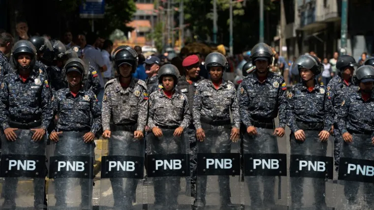 Na tisuće ljudi probilo barikade na granici s Kolumbijom