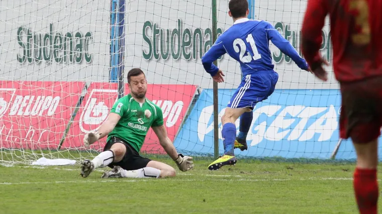 VIDEO Pa se ti rugaj: Hrvat dobio jedan od najbizarnijih crvenih kartona ikad