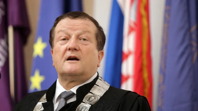 Dodjela diploma na Sveučilitu po&scaron;la po zlu: Boras nije htio uručiti diplomu jednom specijalistu!