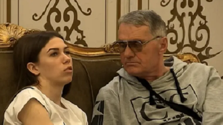 Ne želi joj pripisati stan?