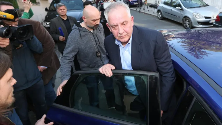 Kako od Sanadera naplatiti 32,5 mil. kn? Imaju 78 računa u bankama, ali njegove su samo slike