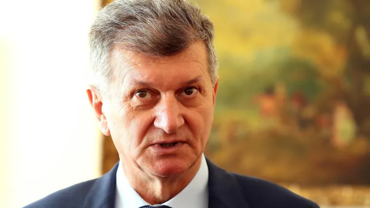 'Dugove ćemo morati žurno rije&scaron;iti'