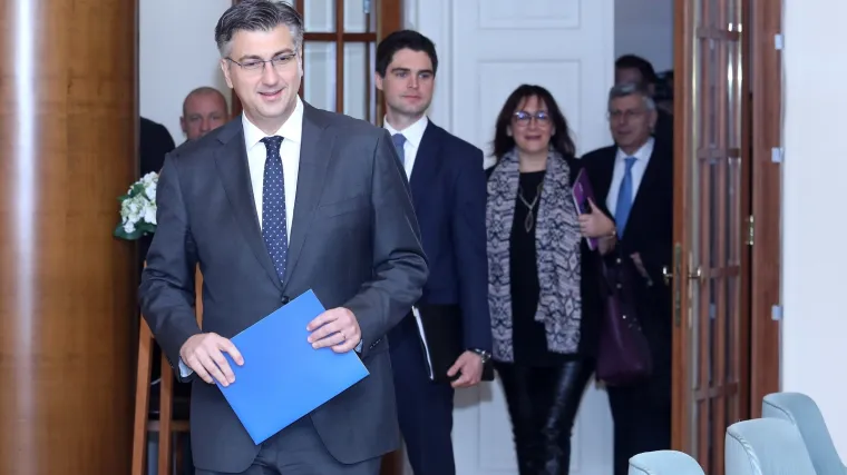 Plenković: 'Lista nije izmi&scaron;ljena iz prsta predsjednika HDZ-a. Svi kapitalci koji trebaju biti tu su - tu'