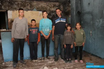 Vatra progutala dom oca s petero djece, njegova skromna kći kaže: 'U novoj kući želim krevet i prozor'