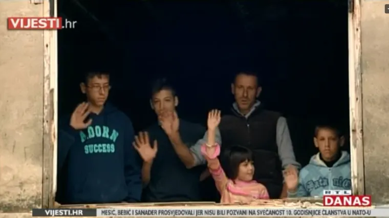 Vatra progutala dom samohranog oca i njegovo petero djece, ostali su bez svega. Riječi skromne kćeri će vas slomiti