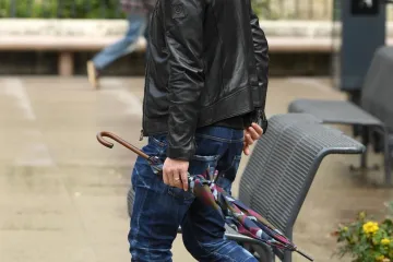 Brat ga počastio slobodnim danom? Robert Kovač u šetnji Zagrebom