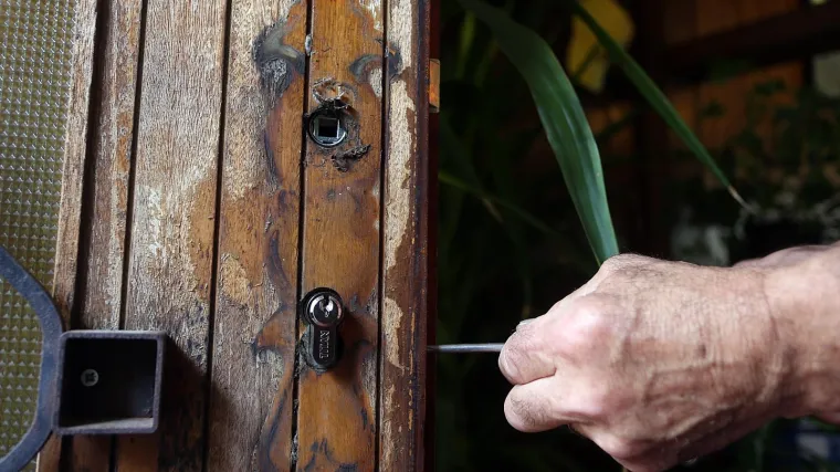 Razbojnice upale u kuću slijepe starice (95), udarile je u glavu pa pobjegle