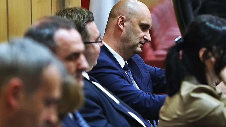 1,4 milijuna za tek osnovanu tvrtku, a lovu su dobili i prijatelji i kumovi