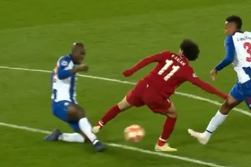 Nevjerojatno je da mu za ovu brutalnost sudac nije dao niti žuti karton