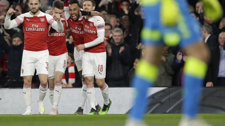 Benficino čudo od djeteta uni&scaron;tilo Rebića i dru&scaron;tvo, Napolijeva nova 'otočna' mora