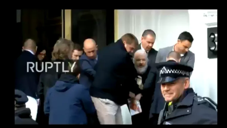 Svi su mislili da su ga uhitili zbog silovanja u &Scaron;vedskoj, ali pravi razlog je iza&scaron;ao na vidjelo