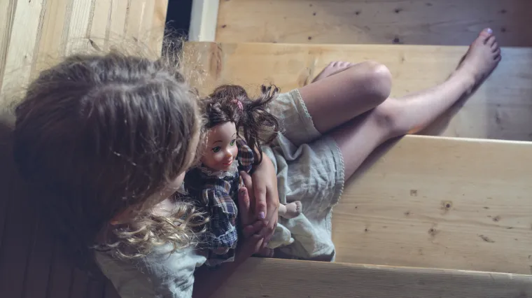 'Djed me prvi put silovao kada sam imala 7 godina. Abortus mi je napravio s vje&scaron;alicom za odjeću'