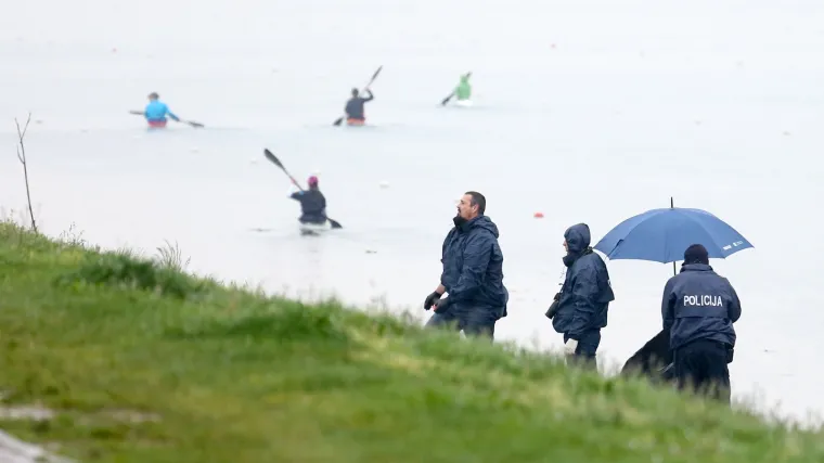 U jezeru pronađena mrtva žena, policija provodi očevid